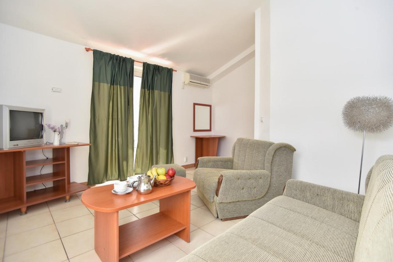 Apartments & Rooms Nikolic Будва Екстер'єр фото
