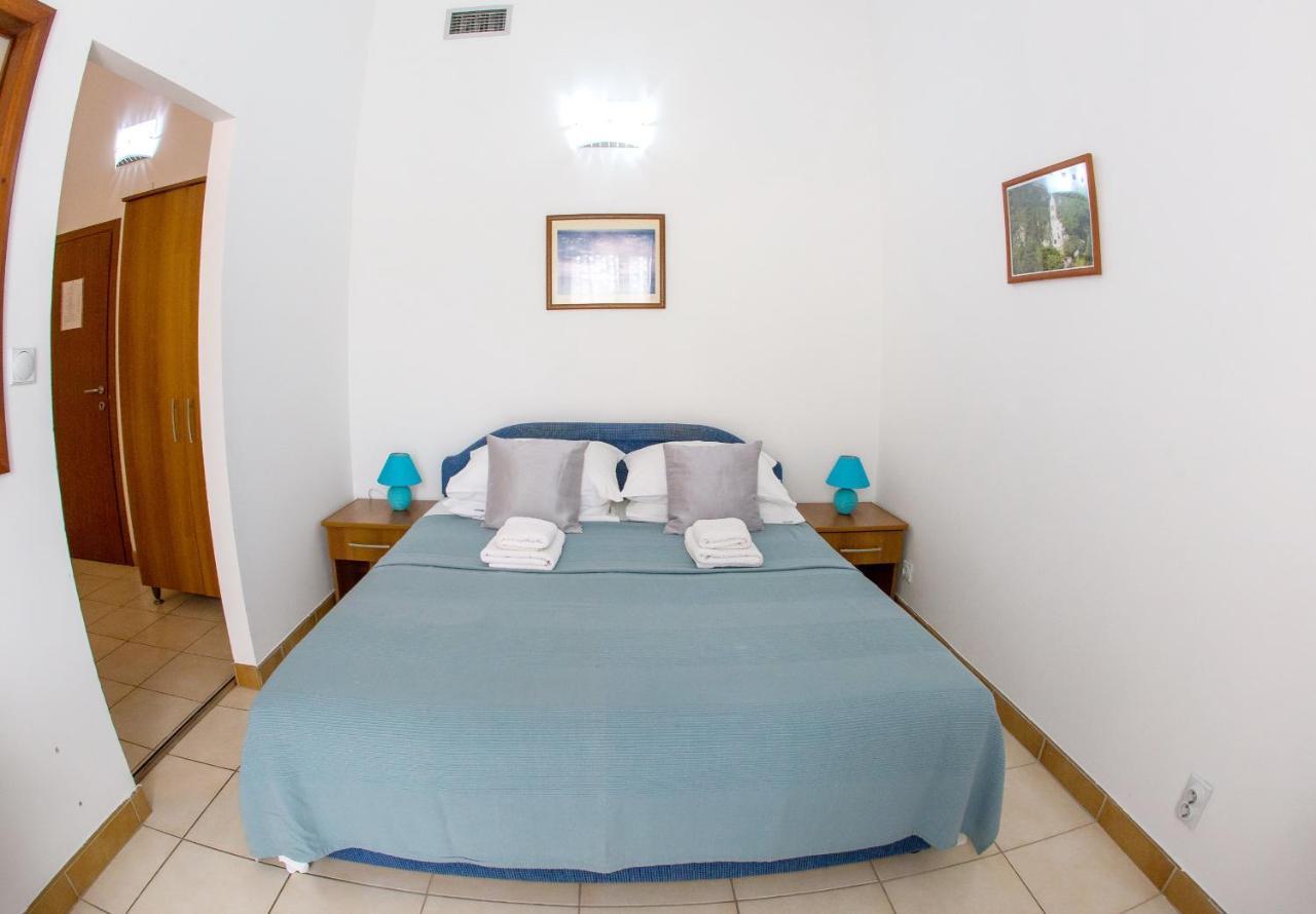 Apartments & Rooms Nikolic Будва Екстер'єр фото