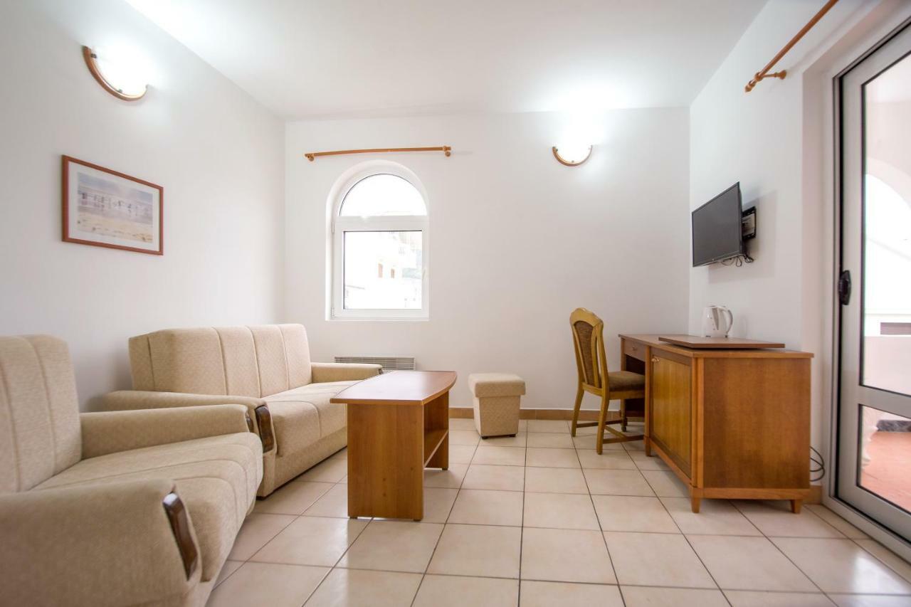 Apartments & Rooms Nikolic Будва Екстер'єр фото