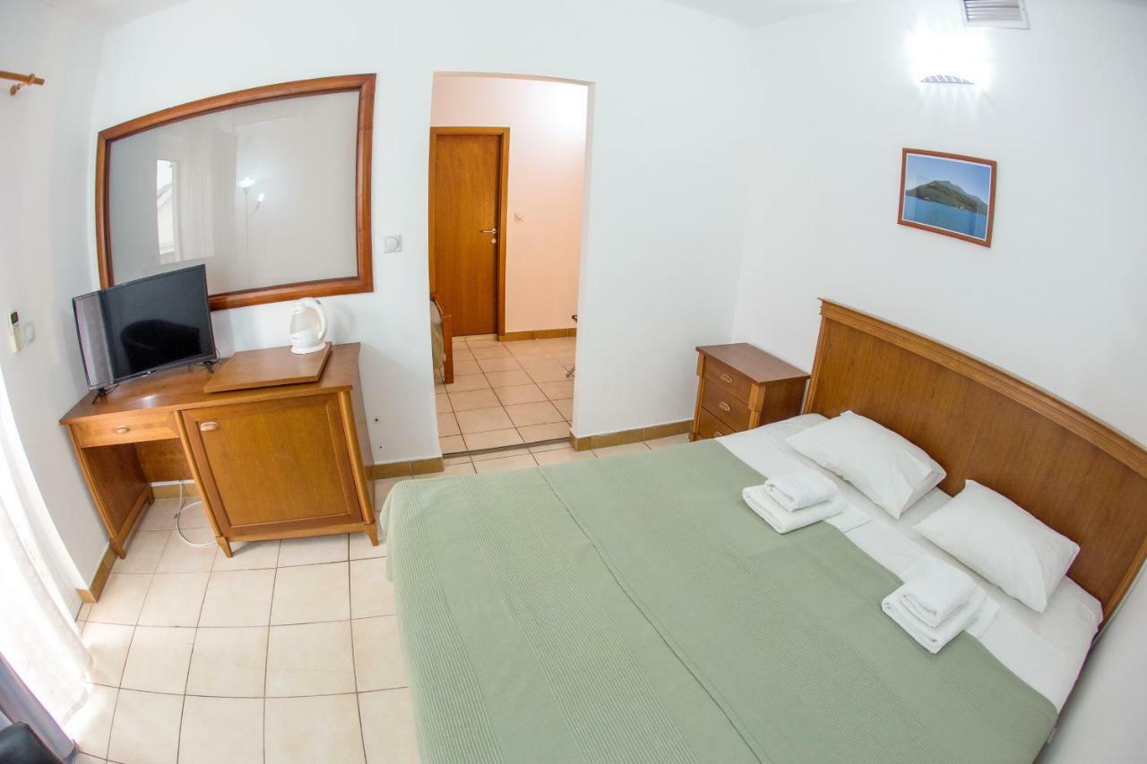 Apartments & Rooms Nikolic Будва Екстер'єр фото