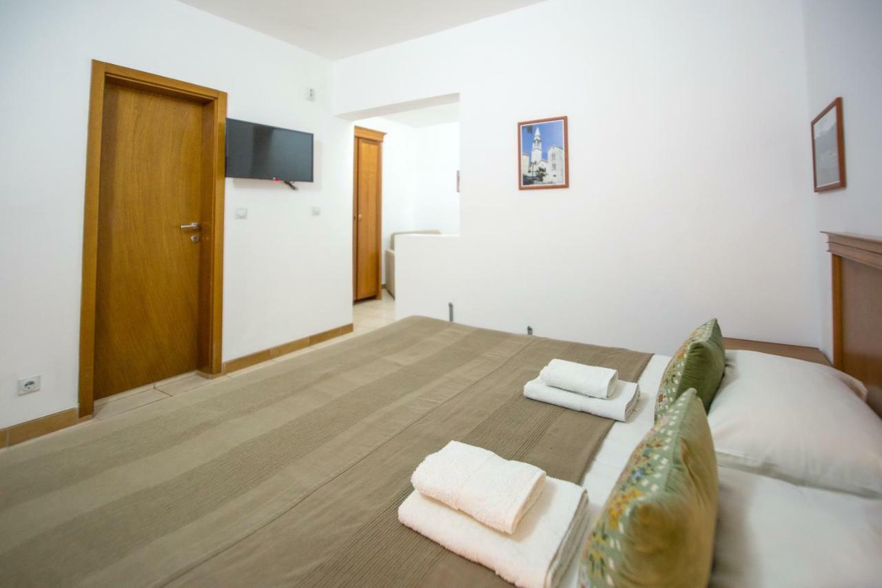 Apartments & Rooms Nikolic Будва Екстер'єр фото