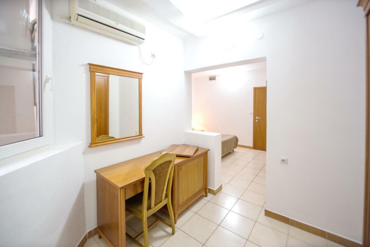 Apartments & Rooms Nikolic Будва Екстер'єр фото