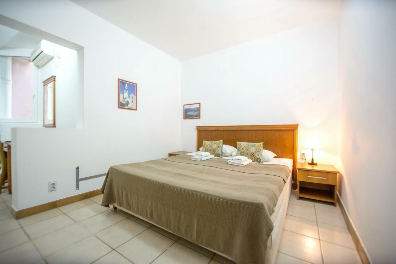 Apartments & Rooms Nikolic Будва Екстер'єр фото