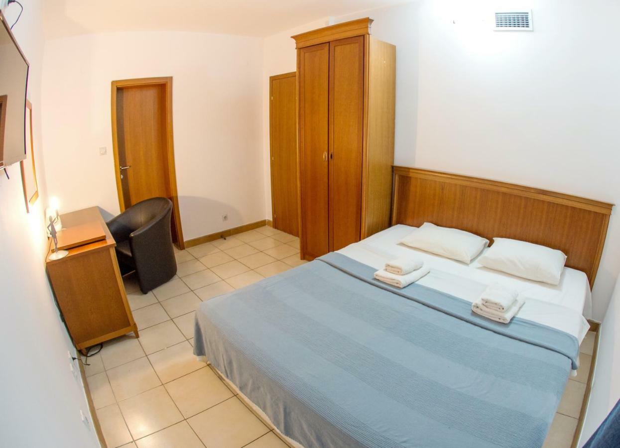 Apartments & Rooms Nikolic Будва Екстер'єр фото