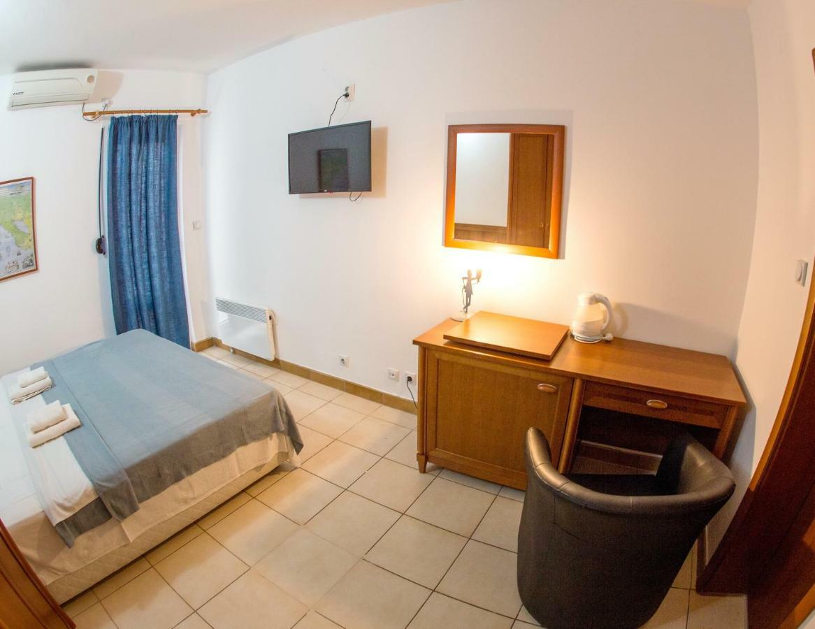Apartments & Rooms Nikolic Будва Екстер'єр фото
